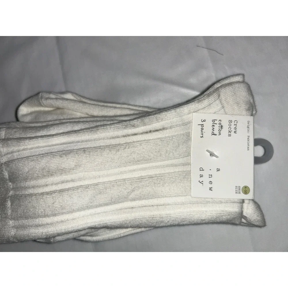 New Day Womens Crew Socks 3 Pairs Cream Off White Ribbed Cotton Blend Size 4-10‎